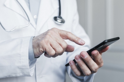Noticia: Se estudia implantar que la primera consulta con el centro de salud sea telefónica y no presencial