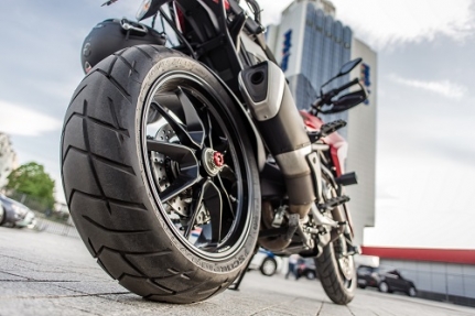 Noticia: Se confirma que la DGT tiene ya varias motos camufladas con capacidad para multar