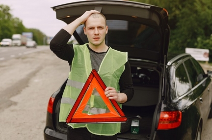 Noticia: Advertencia de la DGT de cuáles son los seis elementos obligatorios que deben estar dentro del coche