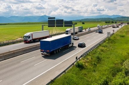 Noticia: La DGT recuerda que no circular por el carril derecho cuando no se está adelantando implica una multa de 200 euros