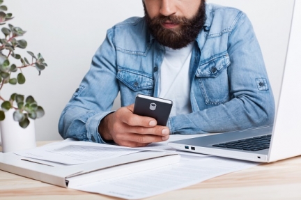 Noticia: La Seguridad Social habilita que los autónomos puedan gestionar sus trámites también a través del sistema de SMS