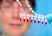 El Grupo de Biología de la Infección Pompeu Fabra de Barcelona trabaja en el desarrollo de una inmunoterapia para mejorar el tratamiento del VIH.