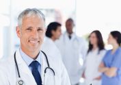Directivos de la Salud piden un cambio en el Real Decreto 954/2015 de prescripción enfermera y se posicionan al lado de los enfermos.