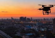 La DGT avisa de que los drones están ya funcionando y muestra un video de cómo actúan