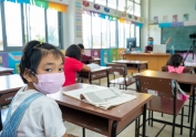 La comunidad educativa y las familias temen la vuelta al cole se baraja dejarlos en casa