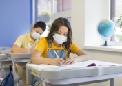 Derechos legales del trabajador si su hijo contrae el coronavirus y debe hacer cuarentena en la casa