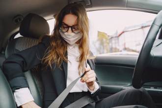 Artículo: Consejos de la DGT de cómo debemos adecuar el asiento y el volante antes de conducir